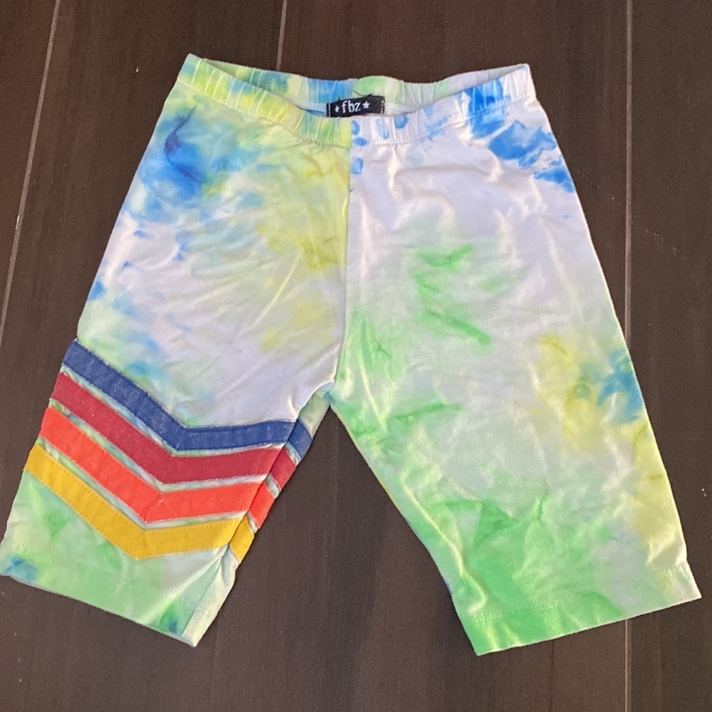 Flowers by Zoe Tie Dye T and Biker Short Set - Picture 4 of 6